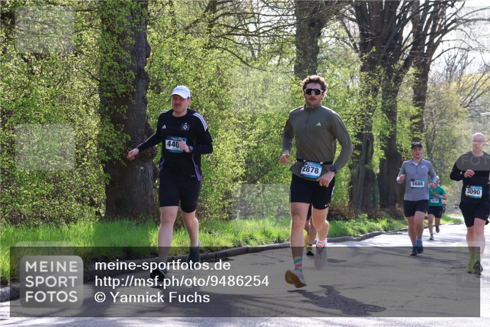 12.04.2026 - 45. Internationalen Wilhelmsburger Insellauf Yannick Fuchs http://msf.ph/oto/9486254 12.04.2026 10:30:01 Laufen 440, 2878, 5688, 3534, 3090 meine-sportfotos.de