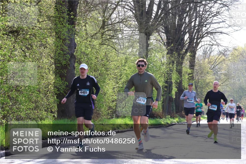 12.04.2026 - 45. Internationalen Wilhelmsburger Insellauf Yannick Fuchs http://msf.ph/oto/9486256 12.04.2026 10:30:01 Laufen 5688, 4401, 2878, 3534, 3090 meine-sportfotos.de