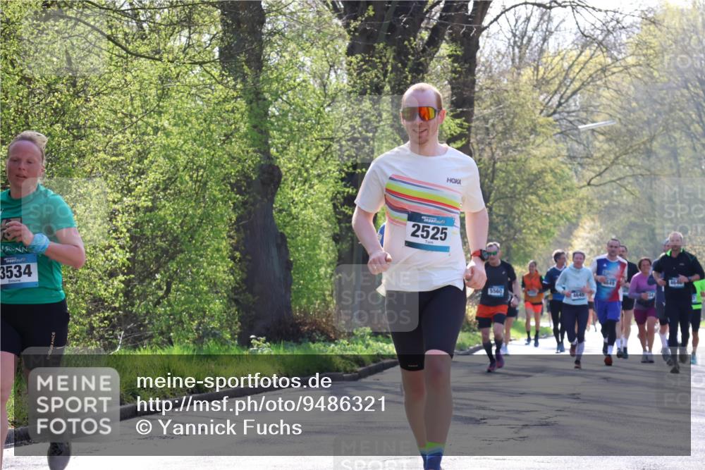 12.04.2026 - 45. Internationalen Wilhelmsburger Insellauf Yannick Fuchs http://msf.ph/oto/9486321 12.04.2026 10:30:10 Laufen 3534, 2525, 5560, 4645 meine-sportfotos.de