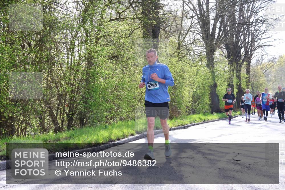 12.04.2026 - 45. Internationalen Wilhelmsburger Insellauf Yannick Fuchs http://msf.ph/oto/9486382 12.04.2026 10:30:15 Laufen 4295, 4649 meine-sportfotos.de