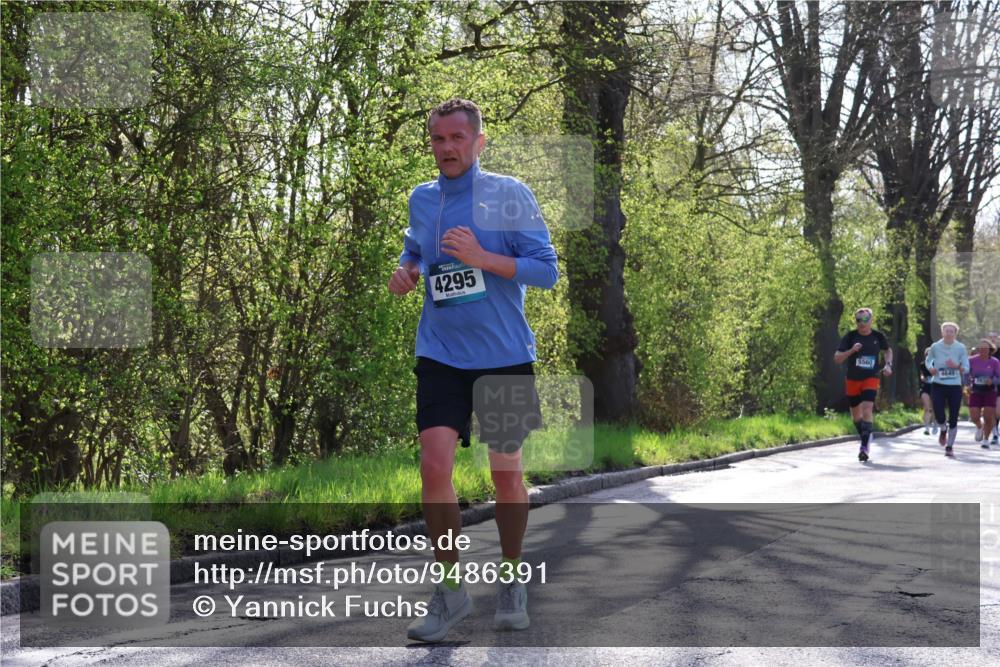 12.04.2026 - 45. Internationalen Wilhelmsburger Insellauf Yannick Fuchs http://msf.ph/oto/9486391 12.04.2026 10:30:16 Laufen 4295, 5560, 4645 meine-sportfotos.de
