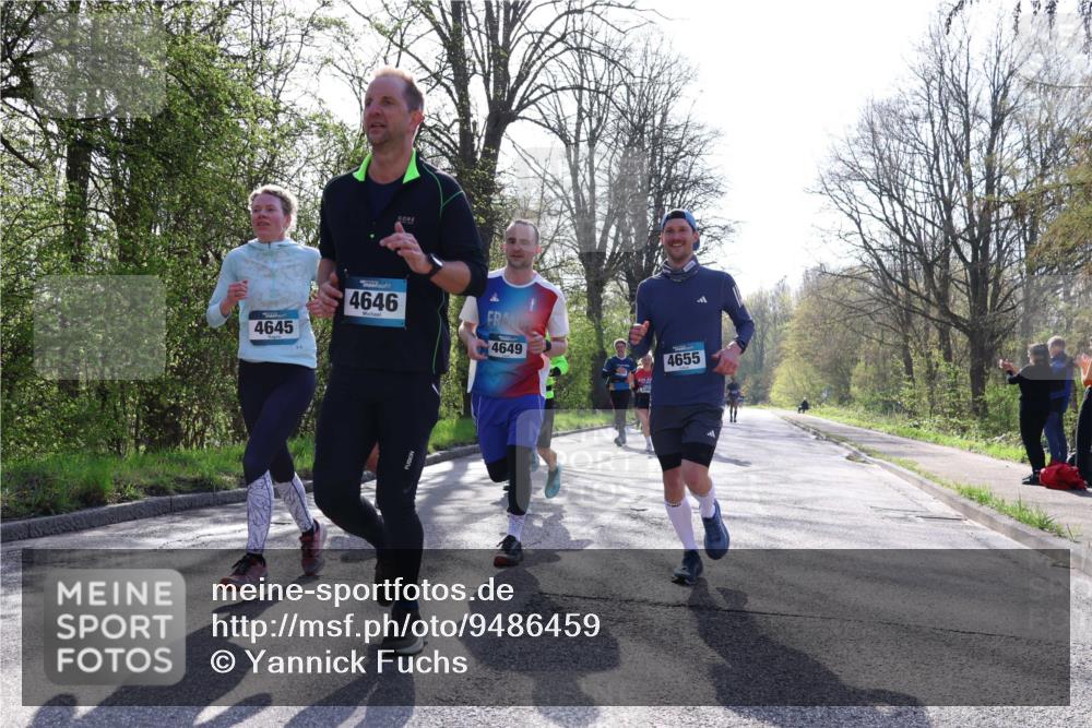 12.04.2026 - 45. Internationalen Wilhelmsburger Insellauf Yannick Fuchs http://msf.ph/oto/9486459 12.04.2026 10:30:22 Laufen 4645, 4646, 4649, 4655 meine-sportfotos.de