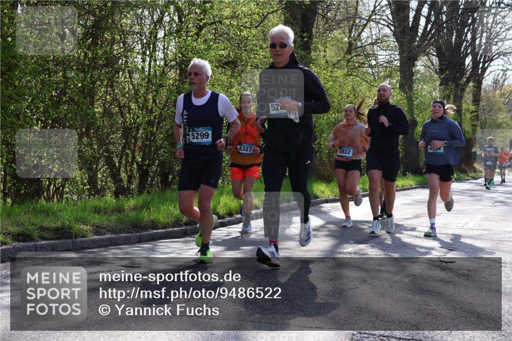 12.04.2026 - 45. Internationalen Wilhelmsburger Insellauf Yannick Fuchs http://msf.ph/oto/9486522 12.04.2026 10:30:28 Laufen 5299, 4327, 52, 5832, 4232 meine-sportfotos.de
