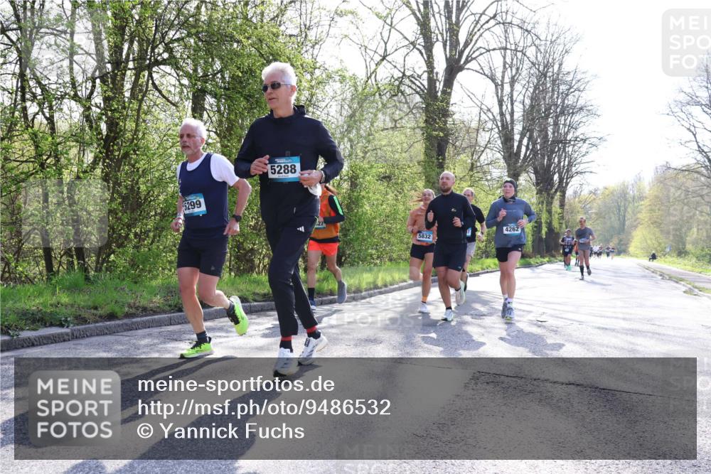 12.04.2026 - 45. Internationalen Wilhelmsburger Insellauf Yannick Fuchs http://msf.ph/oto/9486532 12.04.2026 10:30:29 Laufen 5299, 5288, 5832, 4262 meine-sportfotos.de