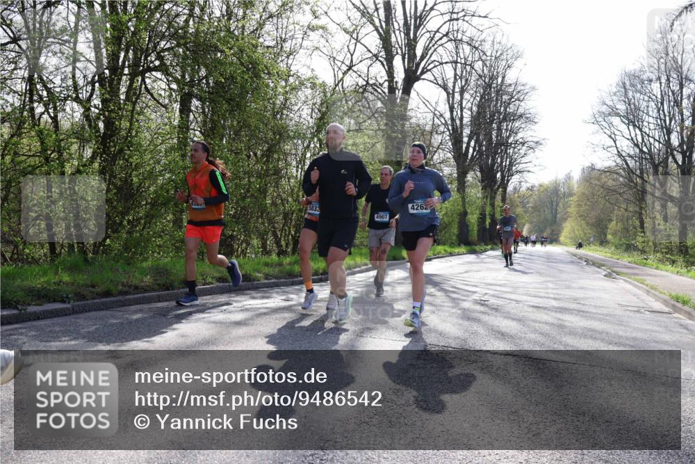 12.04.2026 - 45. Internationalen Wilhelmsburger Insellauf Yannick Fuchs http://msf.ph/oto/9486542 12.04.2026 10:30:30 Laufen 4262, 5832, 4907 meine-sportfotos.de