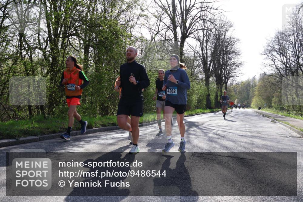 12.04.2026 - 45. Internationalen Wilhelmsburger Insellauf Yannick Fuchs http://msf.ph/oto/9486544 12.04.2026 10:30:30 Laufen 4327, 4907, 4262 meine-sportfotos.de