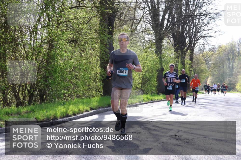 12.04.2026 - 45. Internationalen Wilhelmsburger Insellauf Yannick Fuchs http://msf.ph/oto/9486568 12.04.2026 10:30:33 Laufen 4667, 3201, 3229 meine-sportfotos.de