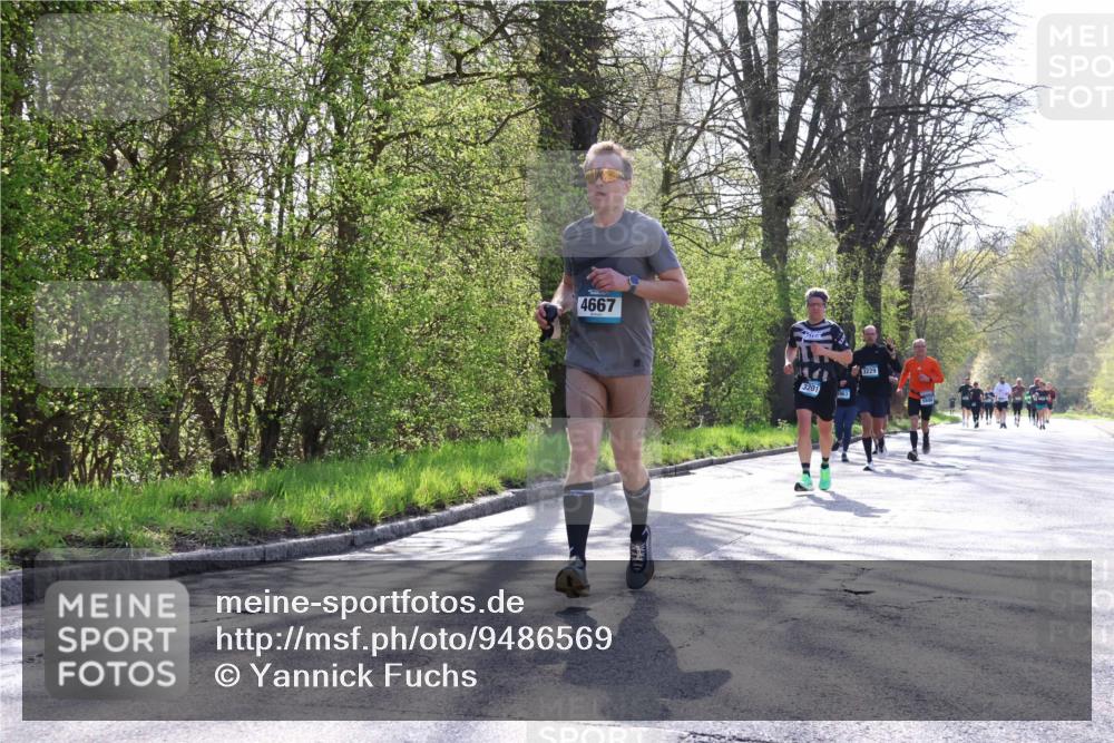 12.04.2026 - 45. Internationalen Wilhelmsburger Insellauf Yannick Fuchs http://msf.ph/oto/9486569 12.04.2026 10:30:33 Laufen 4667, 3201, 3229 meine-sportfotos.de