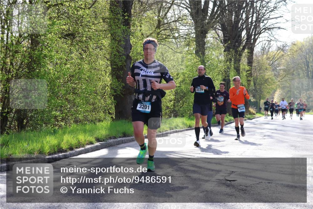 12.04.2026 - 45. Internationalen Wilhelmsburger Insellauf Yannick Fuchs http://msf.ph/oto/9486591 12.04.2026 10:30:35 Laufen 3201, 3229, 3987, 5606 meine-sportfotos.de