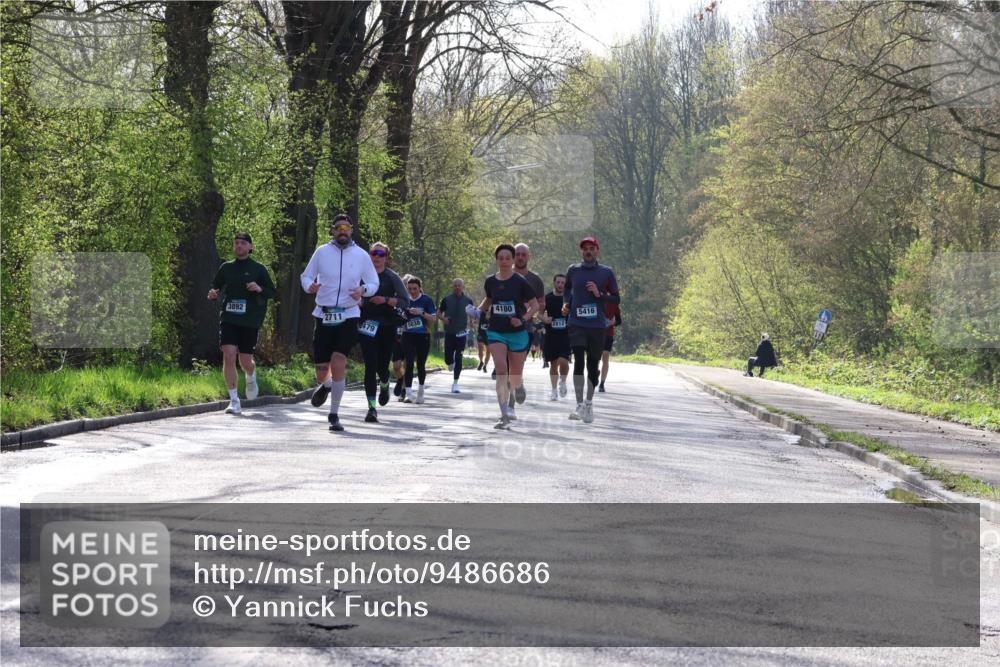 12.04.2026 - 45. Internationalen Wilhelmsburger Insellauf Yannick Fuchs http://msf.ph/oto/9486686 12.04.2026 10:30:45 Laufen 3892, 2711, 479, 5038, 4180, 2812, 5416 meine-sportfotos.de