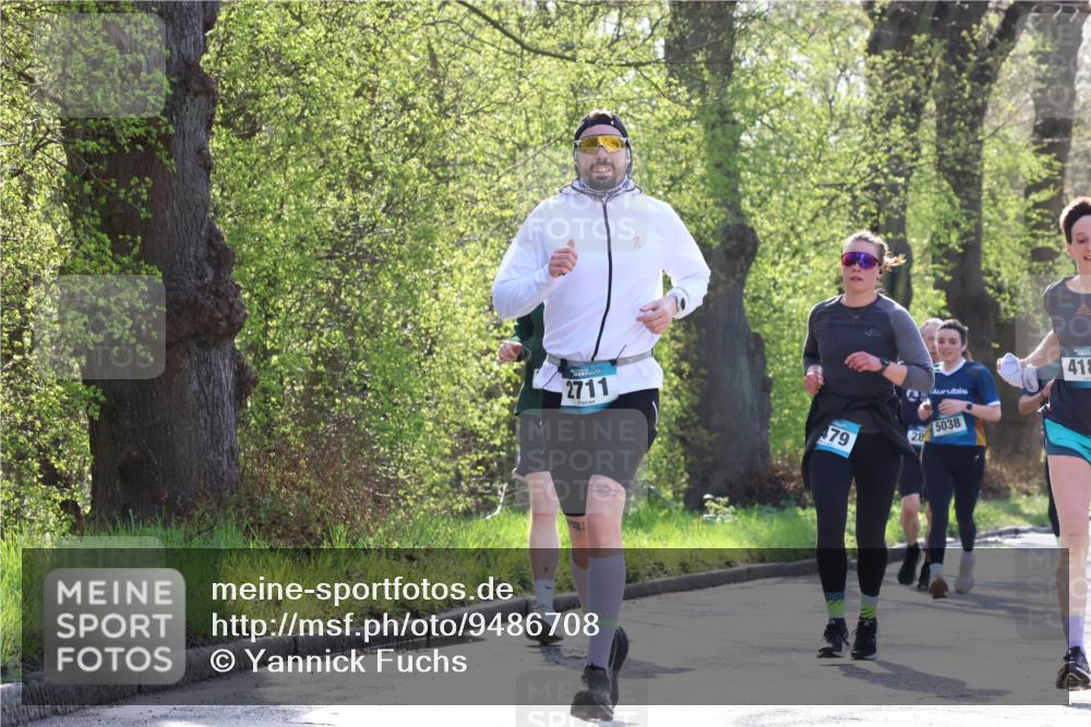12.04.2026 - 45. Internationalen Wilhelmsburger Insellauf Yannick Fuchs http://msf.ph/oto/9486708 12.04.2026 10:30:48 Laufen 2711, 79, 28, 5038, 418 meine-sportfotos.de