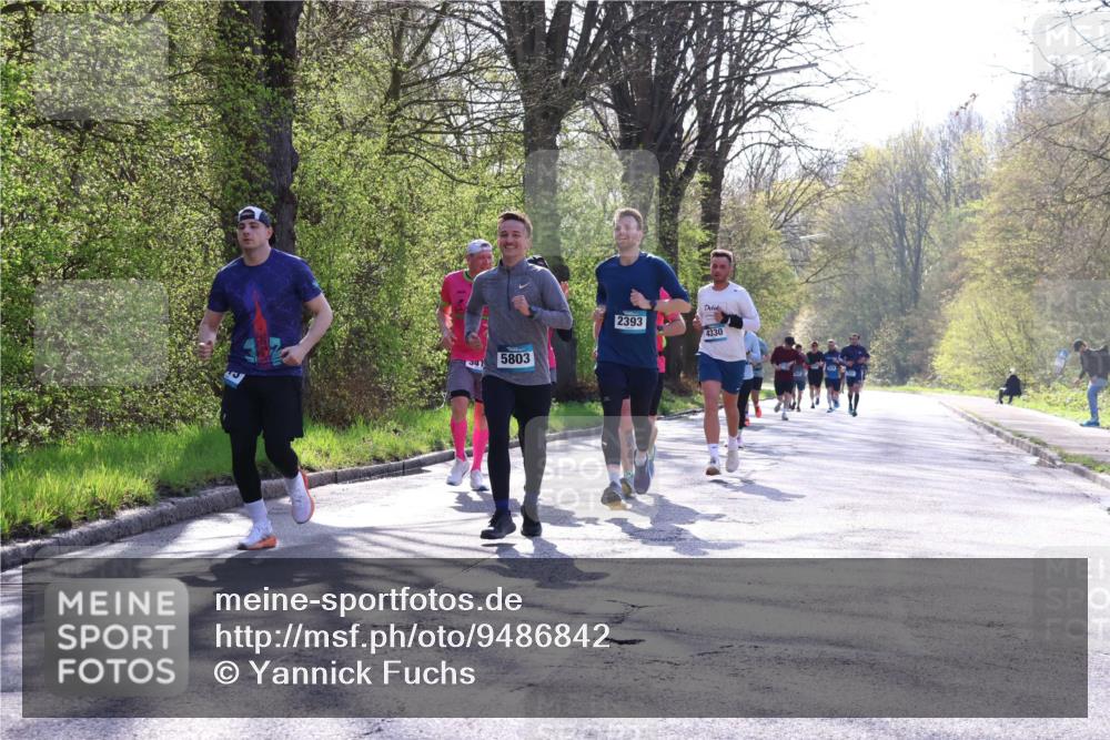 12.04.2026 - 45. Internationalen Wilhelmsburger Insellauf Yannick Fuchs http://msf.ph/oto/9486842 12.04.2026 10:37:01 Laufen 5803, 2393, 4330 meine-sportfotos.de