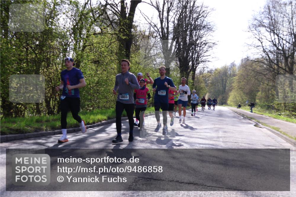 12.04.2026 - 45. Internationalen Wilhelmsburger Insellauf Yannick Fuchs http://msf.ph/oto/9486858 12.04.2026 10:37:02 Laufen 5803, 3631, 2393, 4130 meine-sportfotos.de