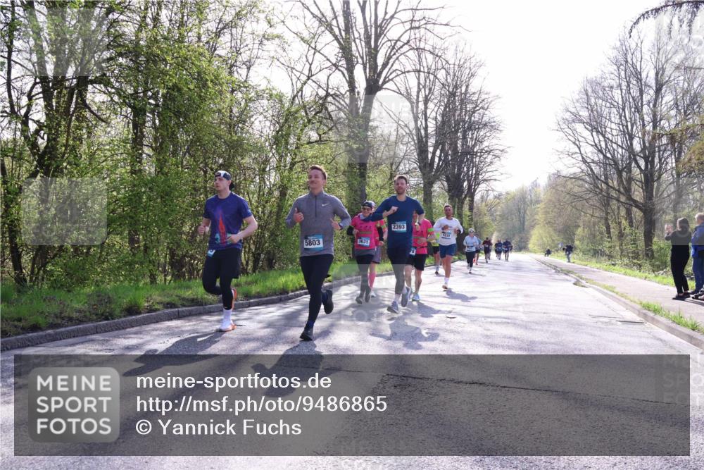 12.04.2026 - 45. Internationalen Wilhelmsburger Insellauf Yannick Fuchs http://msf.ph/oto/9486865 12.04.2026 10:37:02 Laufen 5803, 3631, 2393, 4330 meine-sportfotos.de