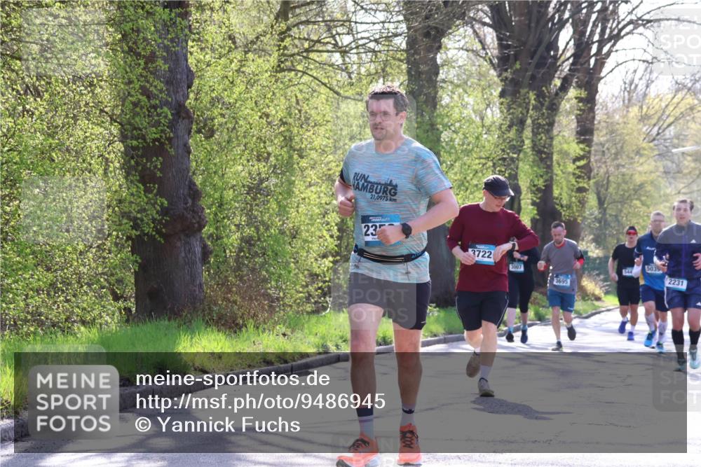 12.04.2026 - 45. Internationalen Wilhelmsburger Insellauf Yannick Fuchs http://msf.ph/oto/9486945 12.04.2026 10:37:10 Laufen 21, 0975, 23, 3722, 3007, 3695, 5035, 2231, 2 meine-sportfotos.de