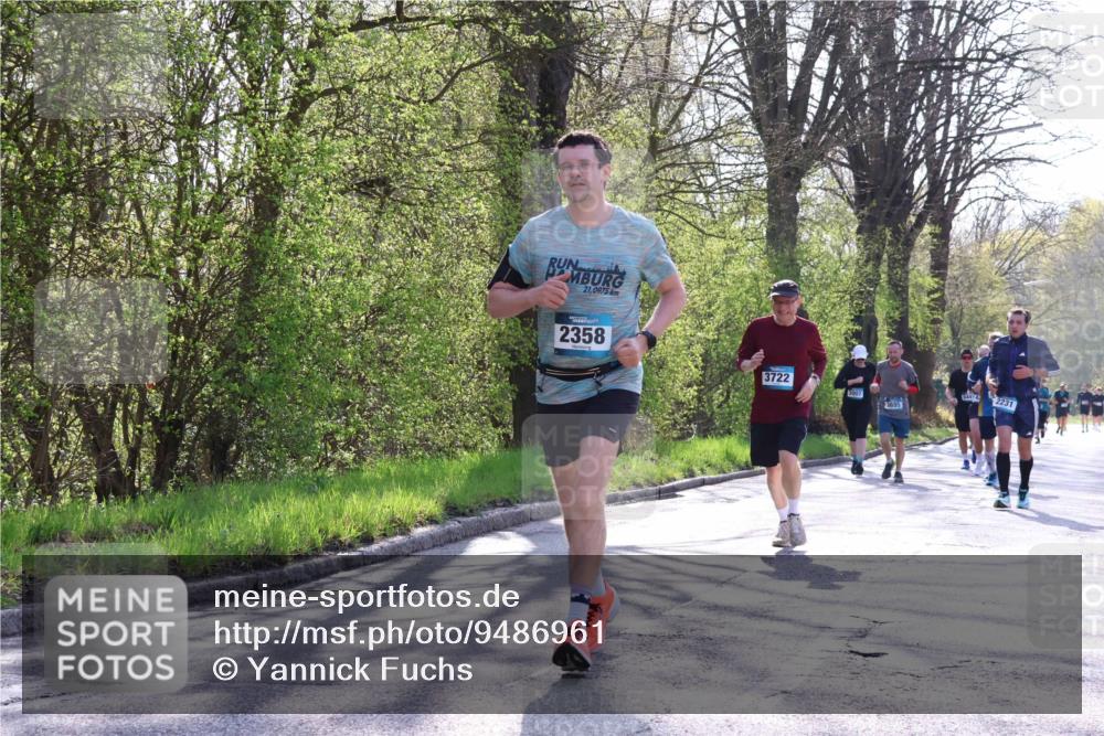 12.04.2026 - 45. Internationalen Wilhelmsburger Insellauf Yannick Fuchs http://msf.ph/oto/9486961 12.04.2026 10:37:11 Laufen 21, 0975, 2358, 3722, 3007, 2231, 3695 meine-sportfotos.de