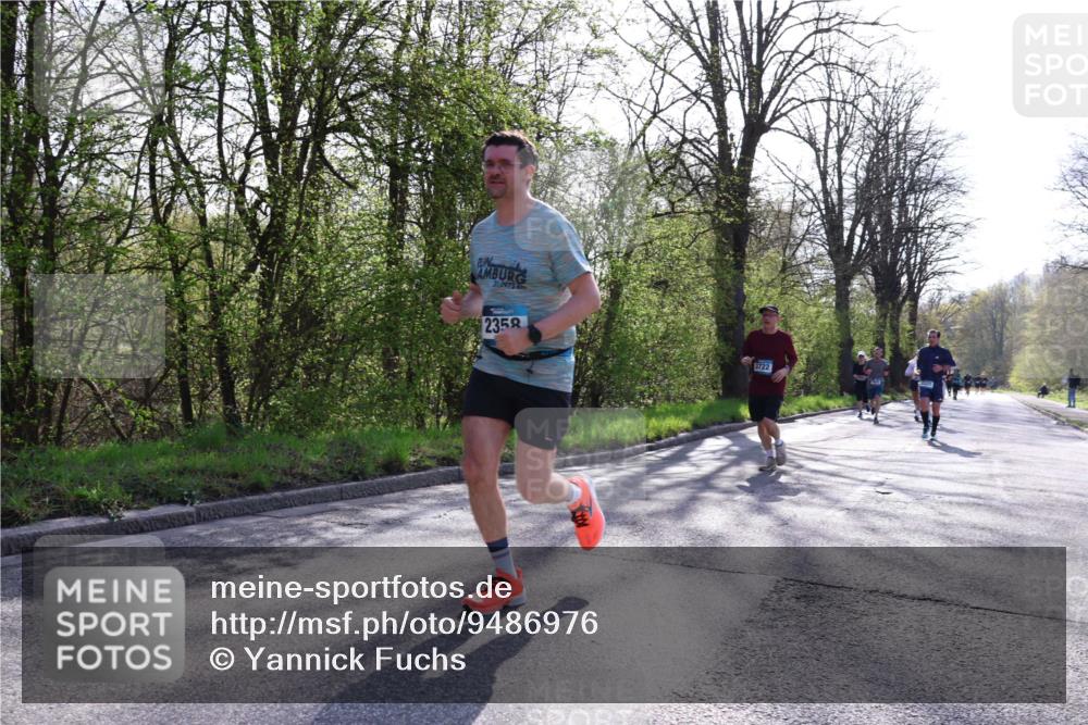 12.04.2026 - 45. Internationalen Wilhelmsburger Insellauf Yannick Fuchs http://msf.ph/oto/9486976 12.04.2026 10:37:12 Laufen 21, 0975, 2358, 3722 meine-sportfotos.de