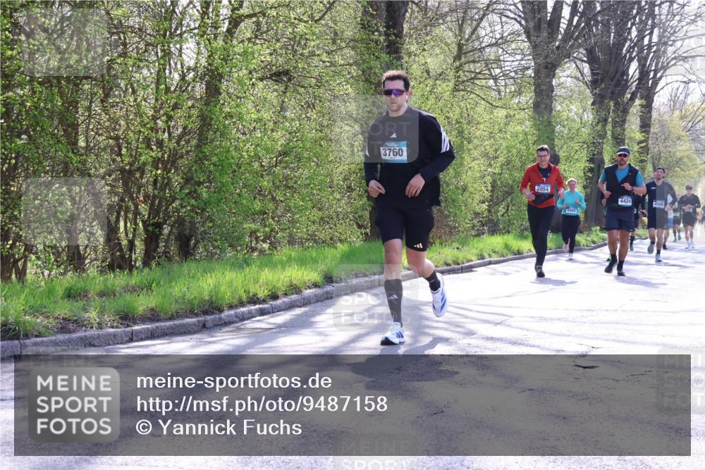 12.04.2026 - 45. Internationalen Wilhelmsburger Insellauf Yannick Fuchs http://msf.ph/oto/9487158 12.04.2026 10:37:29 Laufen 3760, 2054, 2992, 4424, 4088 meine-sportfotos.de