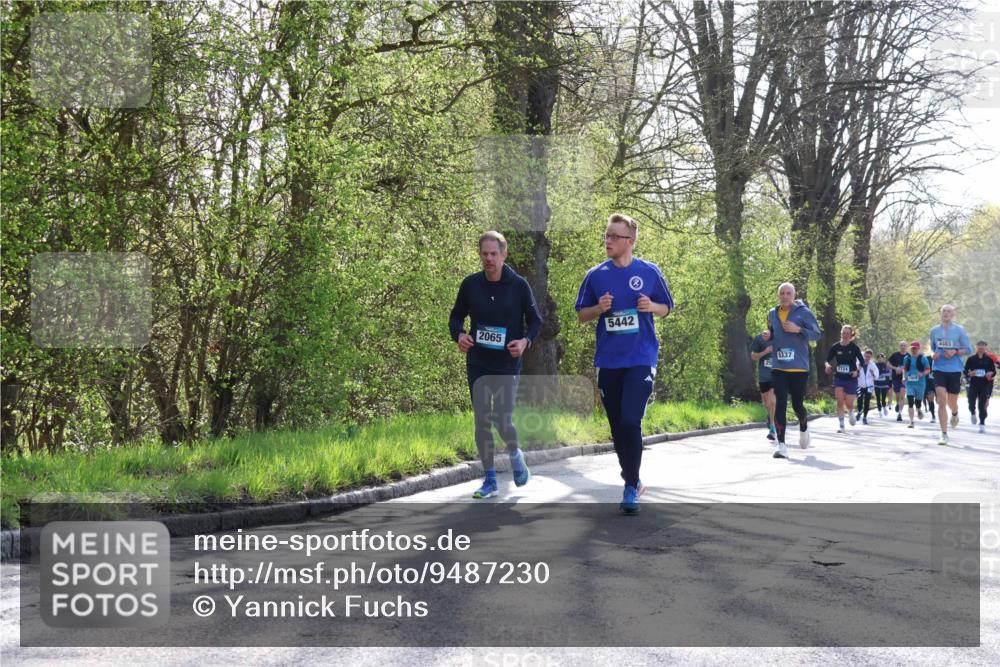 12.04.2026 - 45. Internationalen Wilhelmsburger Insellauf Yannick Fuchs http://msf.ph/oto/9487230 12.04.2026 10:31:47 Laufen 5442, 2065, 5337, 2724, 4483 meine-sportfotos.de