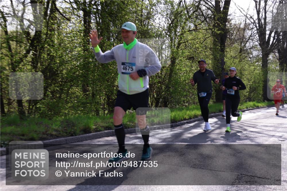 12.04.2026 - 45. Internationalen Wilhelmsburger Insellauf Yannick Fuchs http://msf.ph/oto/9487535 12.04.2026 10:38:05 Laufen 4675, 4661 meine-sportfotos.de
