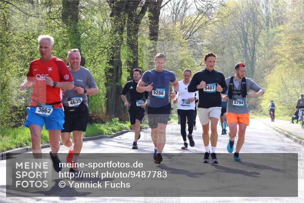 12.04.2026 - 45. Internationalen Wilhelmsburger Insellauf Yannick Fuchs http://msf.ph/oto/9487783 12.04.2026 10:32:47 Laufen 4635, 3662, 5286, 2189, 569, 5407, 5794 meine-sportfotos.de