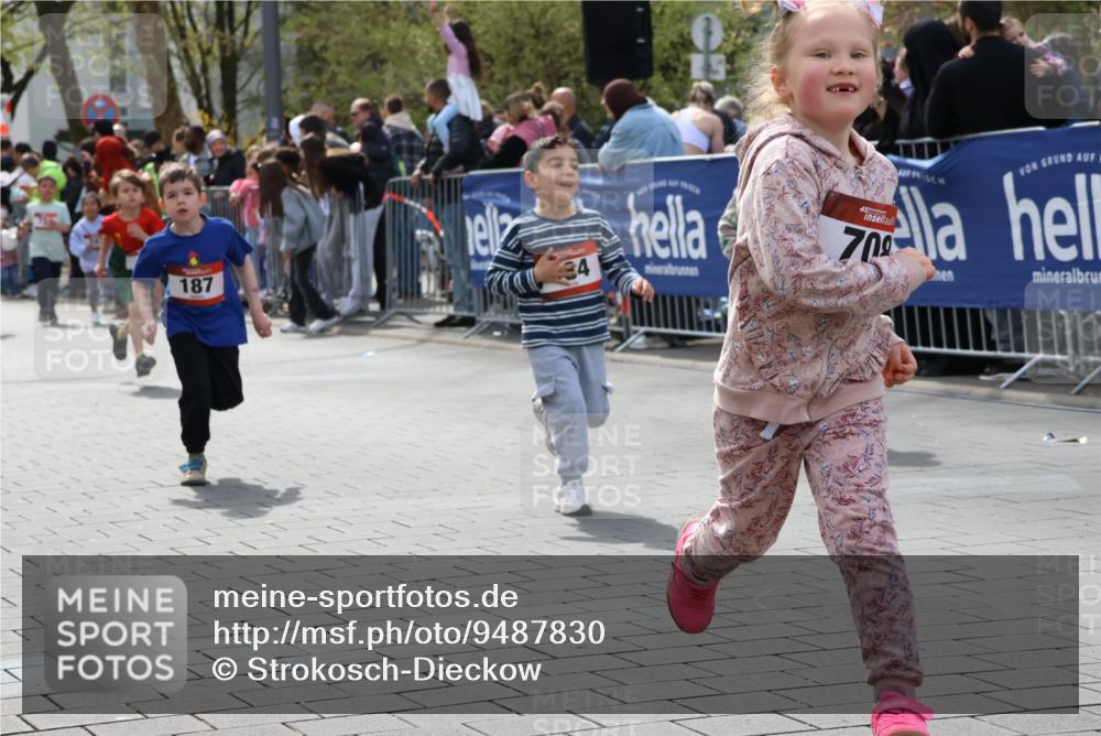 12.04.2026 - 45. Internationalen Wilhelmsburger Insellauf Strokosch-Dieckow http://msf.ph/oto/9487830 12.04.2026 14:10:25 Ziel 746, 664, 218, 203, 633, 963, 1513, 909, 708, 615, 184, 187, 42, 706, 246, 243 meine-sportfotos.de