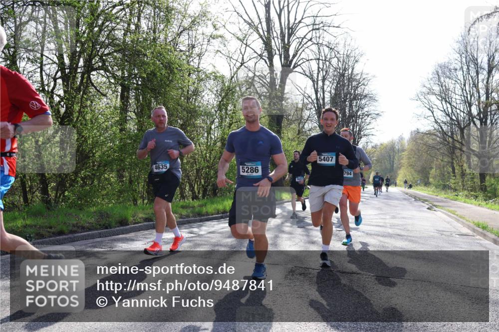 12.04.2026 - 45. Internationalen Wilhelmsburger Insellauf Yannick Fuchs http://msf.ph/oto/9487841 12.04.2026 10:32:51 Laufen 4635, 5286, 5697, 5407, 794 meine-sportfotos.de