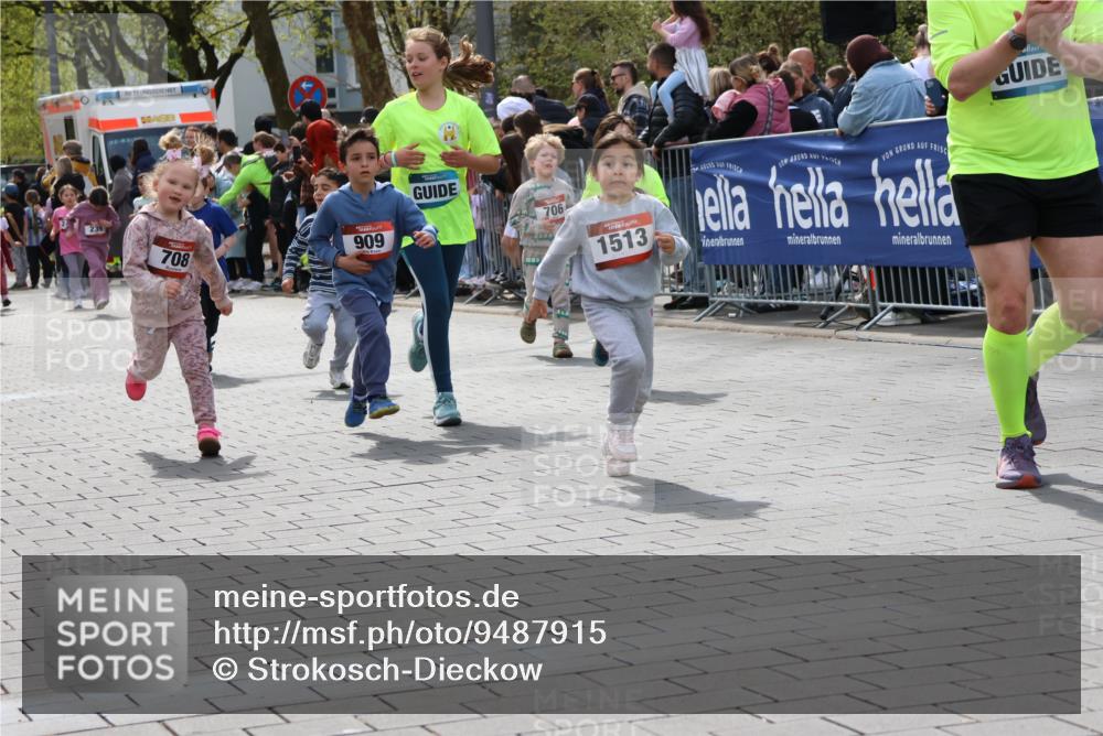 12.04.2026 - 45. Internationalen Wilhelmsburger Insellauf Strokosch-Dieckow http://msf.ph/oto/9487915 12.04.2026 14:10:22 Ziel 60, 746, 664, 218, 203, 633, 963, 1513, 909, 708, 615, 184, 187 meine-sportfotos.de