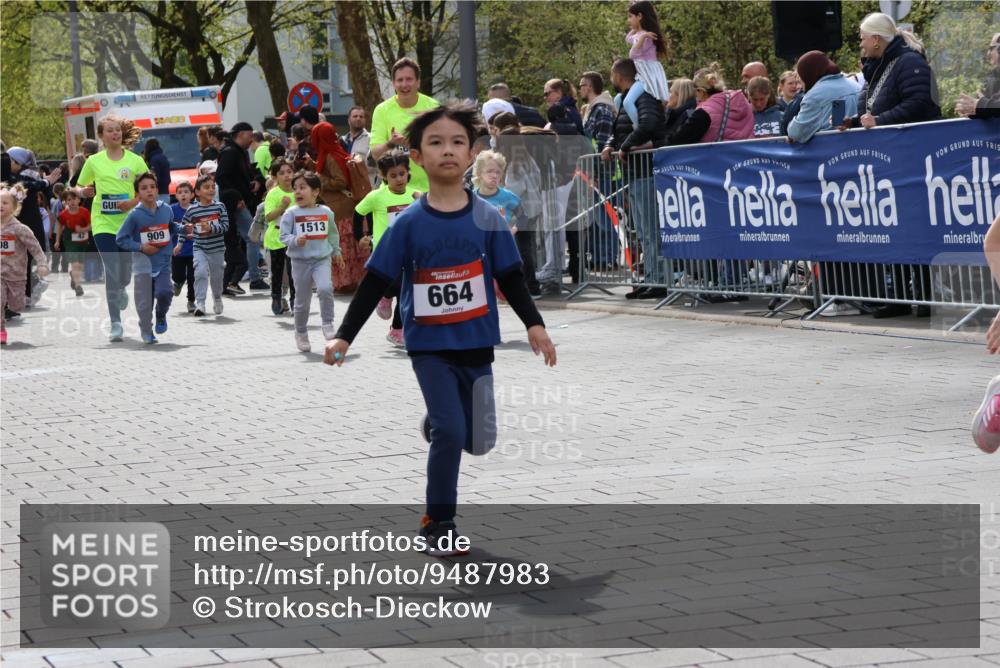 12.04.2026 - 45. Internationalen Wilhelmsburger Insellauf Strokosch-Dieckow http://msf.ph/oto/9487983 12.04.2026 14:10:20 Ziel 205, 153, 48, 86, 132, 417, 60, 746, 664, 218, 203, 633, 963, 1513, 909, 708, 615 meine-sportfotos.de