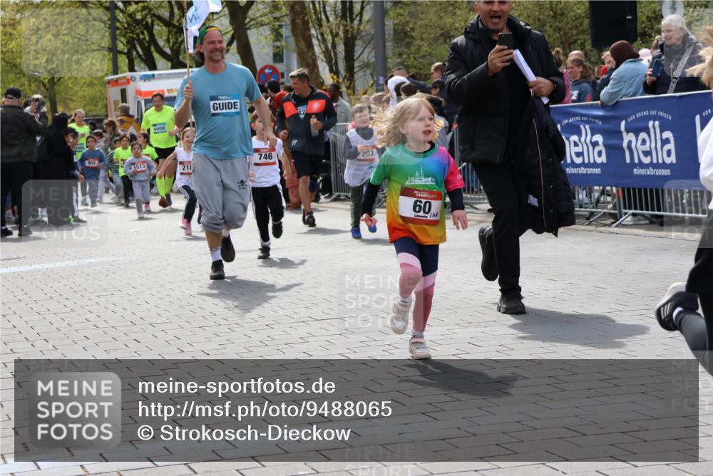 12.04.2026 - 45. Internationalen Wilhelmsburger Insellauf Strokosch-Dieckow http://msf.ph/oto/9488065 12.04.2026 14:10:16 Ziel 189, 269, 1524, 961, 938, 198, 932, 639, 205, 153, 48, 86, 132, 417, 60, 746, 664, 218, 203, 633 meine-sportfotos.de