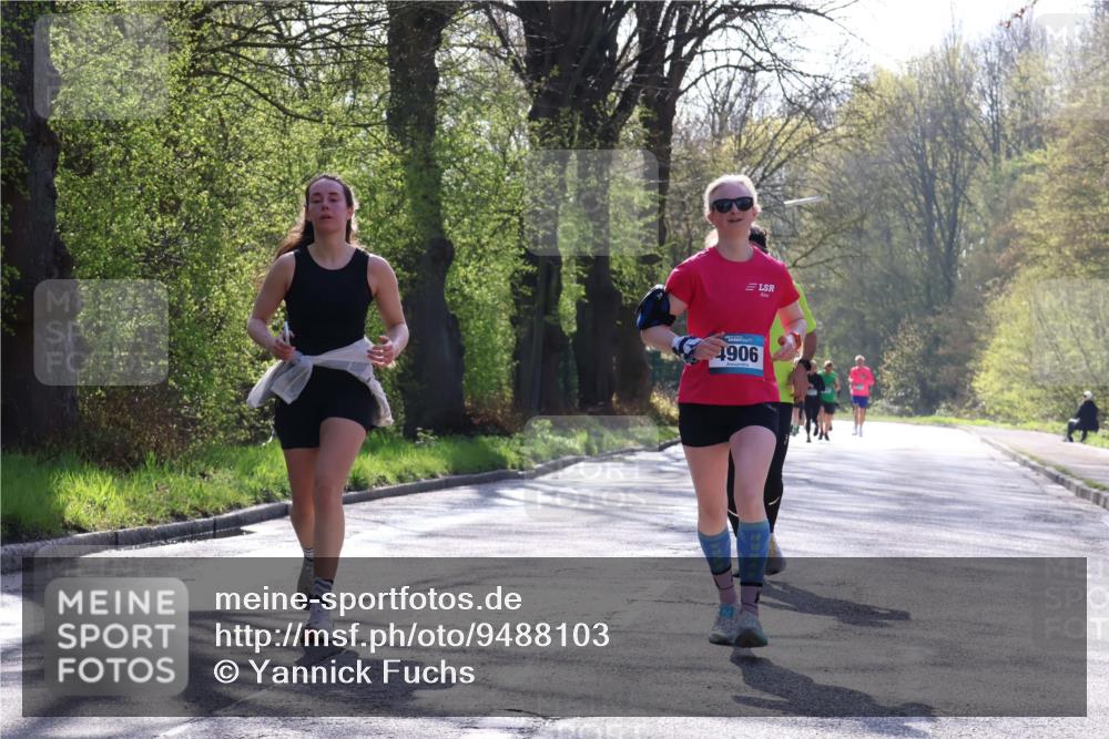 12.04.2026 - 45. Internationalen Wilhelmsburger Insellauf Yannick Fuchs http://msf.ph/oto/9488103 12.04.2026 10:33:26 Laufen 4906 meine-sportfotos.de