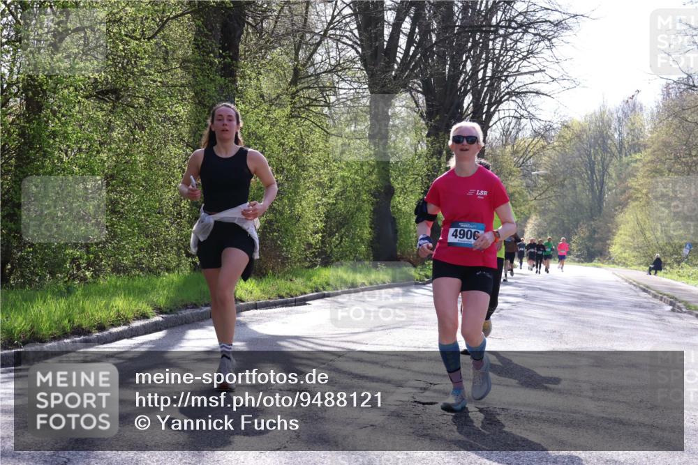 12.04.2026 - 45. Internationalen Wilhelmsburger Insellauf Yannick Fuchs http://msf.ph/oto/9488121 12.04.2026 10:33:28 Laufen 4906 meine-sportfotos.de