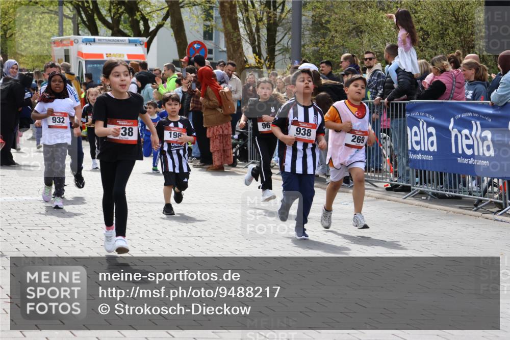 12.04.2026 - 45. Internationalen Wilhelmsburger Insellauf Strokosch-Dieckow http://msf.ph/oto/9488217 12.04.2026 14:10:07 Ziel 224, 745, 207, 920, 770, 182, 19, 913, 181, 529, 942, 157, 1518, 192, 946, 738, 201, 189, 269, 1524, 961, 938, 198, 932, 639 meine-sportfotos.de