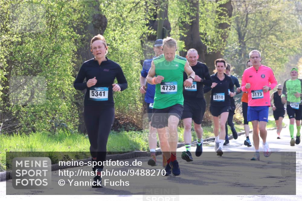12.04.2026 - 45. Internationalen Wilhelmsburger Insellauf Yannick Fuchs http://msf.ph/oto/9488270 12.04.2026 10:33:41 Laufen 5341, 4739, 5054, 2810, 3173, 4758 meine-sportfotos.de