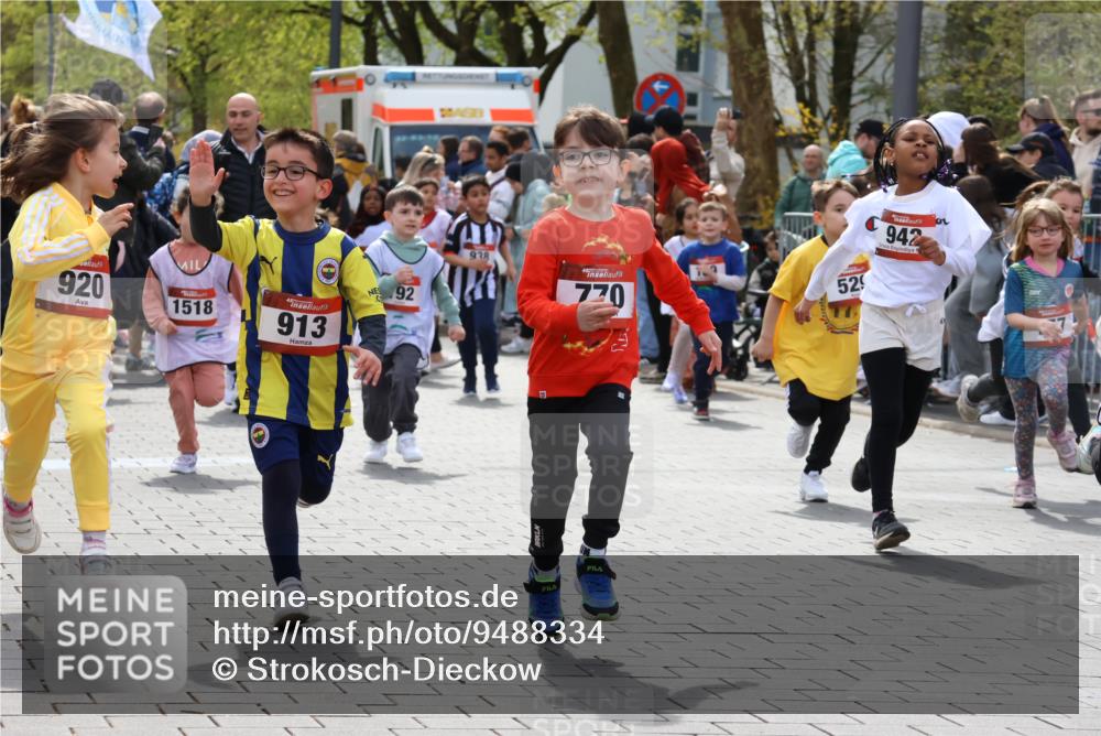 12.04.2026 - 45. Internationalen Wilhelmsburger Insellauf Strokosch-Dieckow http://msf.ph/oto/9488334 12.04.2026 14:10:02 Ziel 1503, 736, 715, 6, 1504, 412, 681, 640, 248, 441, 723, 119, 186, 224, 745, 207, 920, 770, 182, 19, 913, 181, 529, 942, 157, 1518, 192 meine-sportfotos.de