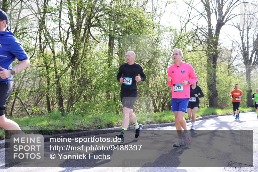 12.04.2026 - 45. Internationalen Wilhelmsburger Insellauf Yannick Fuchs http://msf.ph/oto/9488397 12.04.2026 10:33:50 Laufen 3054, 3173, 2810 meine-sportfotos.de