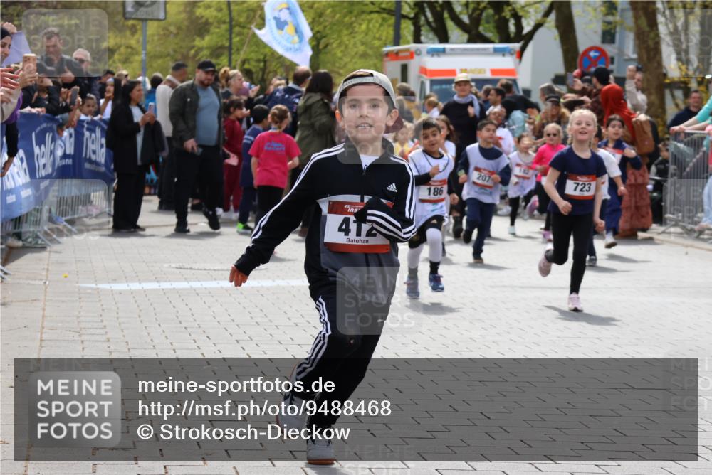 12.04.2026 - 45. Internationalen Wilhelmsburger Insellauf Strokosch-Dieckow http://msf.ph/oto/9488468 12.04.2026 14:09:56 Ziel 720, 719, 907, 158, 268, 543, 721, 1503, 736, 715, 6, 1504, 412, 681, 640, 248, 441, 723, 119, 186, 224, 745 meine-sportfotos.de