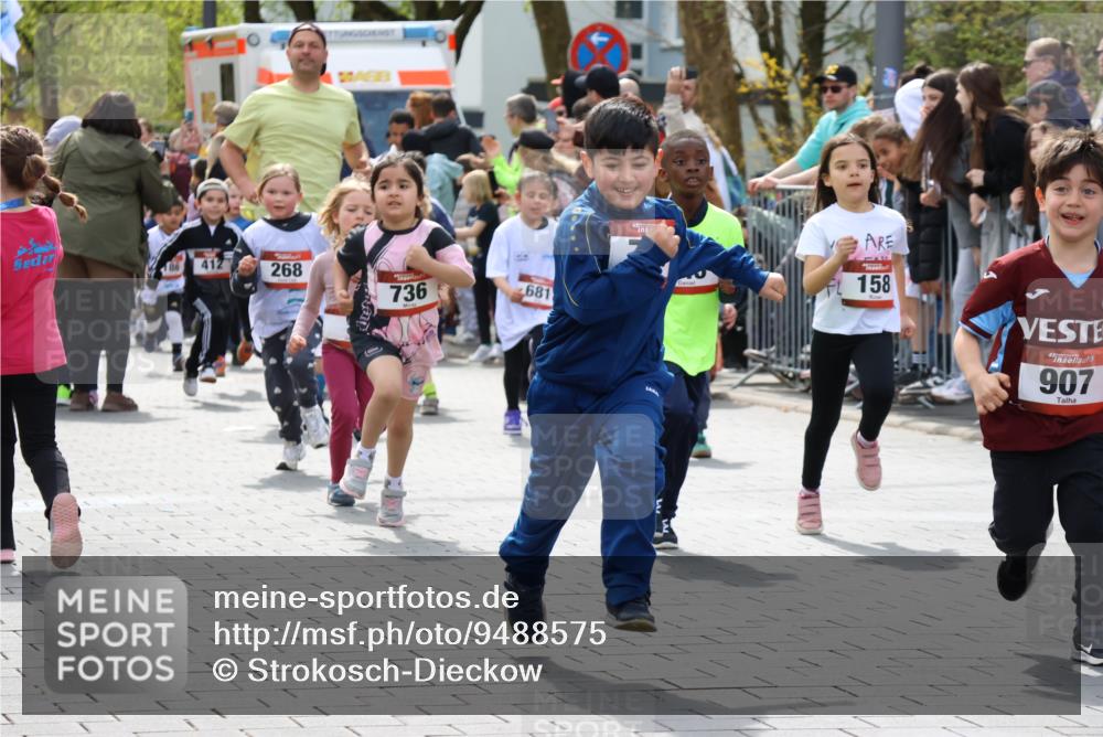 12.04.2026 - 45. Internationalen Wilhelmsburger Insellauf Strokosch-Dieckow http://msf.ph/oto/9488575 12.04.2026 14:09:52 Ziel 7, 917, 284, 44, 200, 563, 53, 712, 1512, 1525, 551, 764, 567, 720, 719, 907, 158, 268, 543, 721, 1503, 736, 715, 6, 1504, 412, 681 meine-sportfotos.de