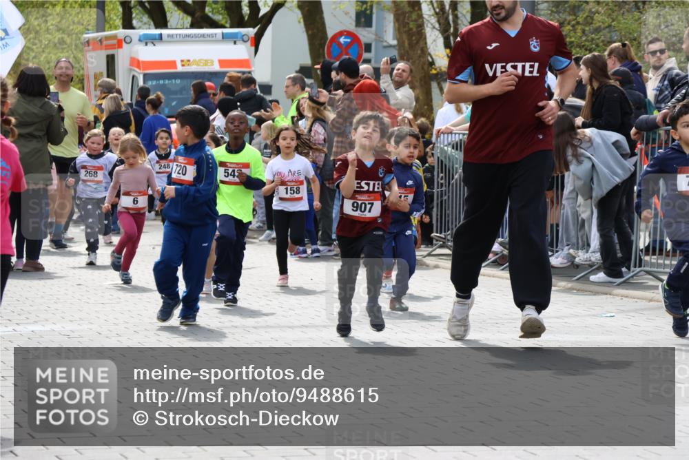 12.04.2026 - 45. Internationalen Wilhelmsburger Insellauf Strokosch-Dieckow http://msf.ph/oto/9488615 12.04.2026 14:09:50 Ziel 908, 776, 172, 183, 196, 449, 772, 7, 917, 284, 44, 200, 563, 53, 712, 1512, 1525, 551, 764, 567, 720, 719, 907, 158, 268, 543, 721, 1503, 736, 715, 6 meine-sportfotos.de