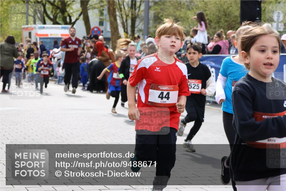 12.04.2026 - 45. Internationalen Wilhelmsburger Insellauf Strokosch-Dieckow http://msf.ph/oto/9488671 12.04.2026 14:09:47 Ziel 240, 1520, 206, 908, 776, 172, 183, 196, 449, 772, 7, 917, 284, 44, 200, 563, 53, 712, 1512, 1525, 551, 764, 567, 720, 719 meine-sportfotos.de