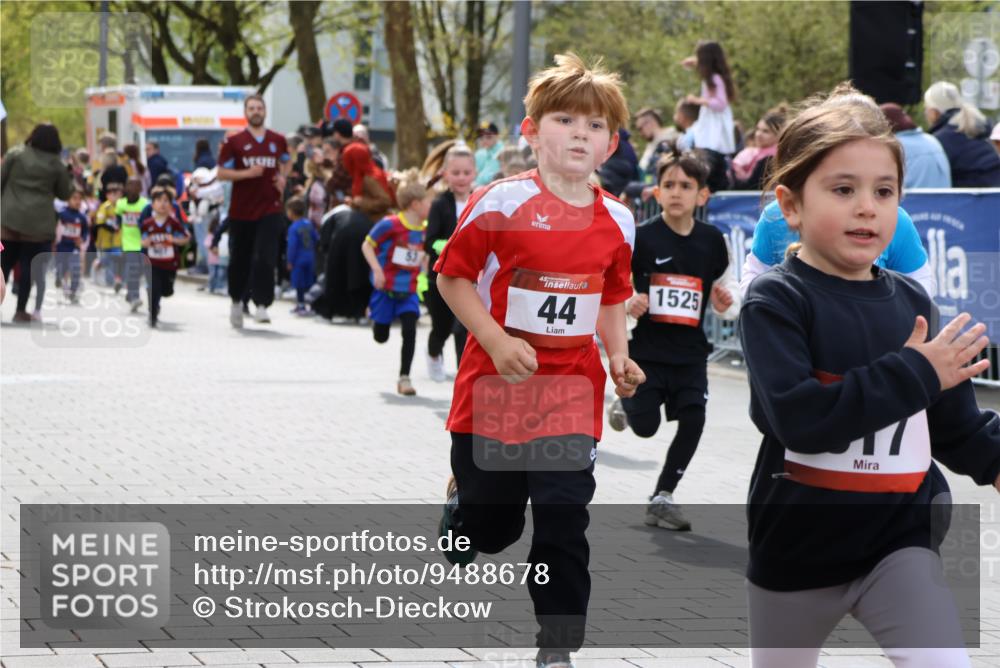 12.04.2026 - 45. Internationalen Wilhelmsburger Insellauf Strokosch-Dieckow http://msf.ph/oto/9488678 12.04.2026 14:09:47 Ziel 240, 1520, 206, 908, 776, 172, 183, 196, 449, 772, 7, 917, 284, 44, 200, 563, 53, 712, 1512, 1525, 551, 764, 567, 720, 719 meine-sportfotos.de