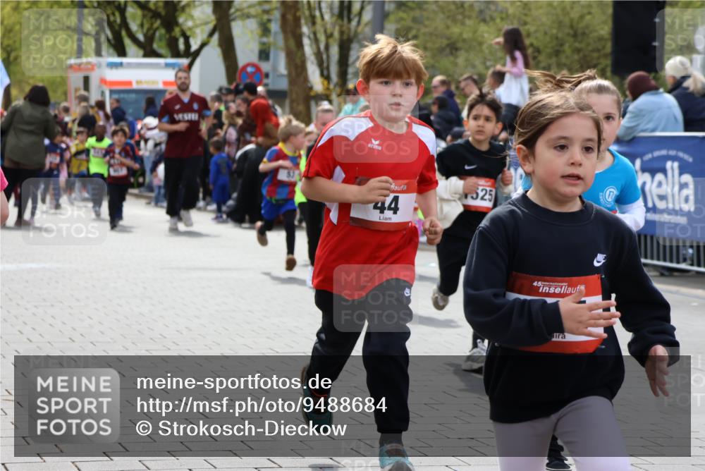 12.04.2026 - 45. Internationalen Wilhelmsburger Insellauf Strokosch-Dieckow http://msf.ph/oto/9488684 12.04.2026 14:09:47 Ziel 240, 1520, 206, 908, 776, 172, 183, 196, 449, 772, 7, 917, 284, 44, 200, 563, 53, 712, 1512, 1525, 551, 764, 567, 720, 719 meine-sportfotos.de