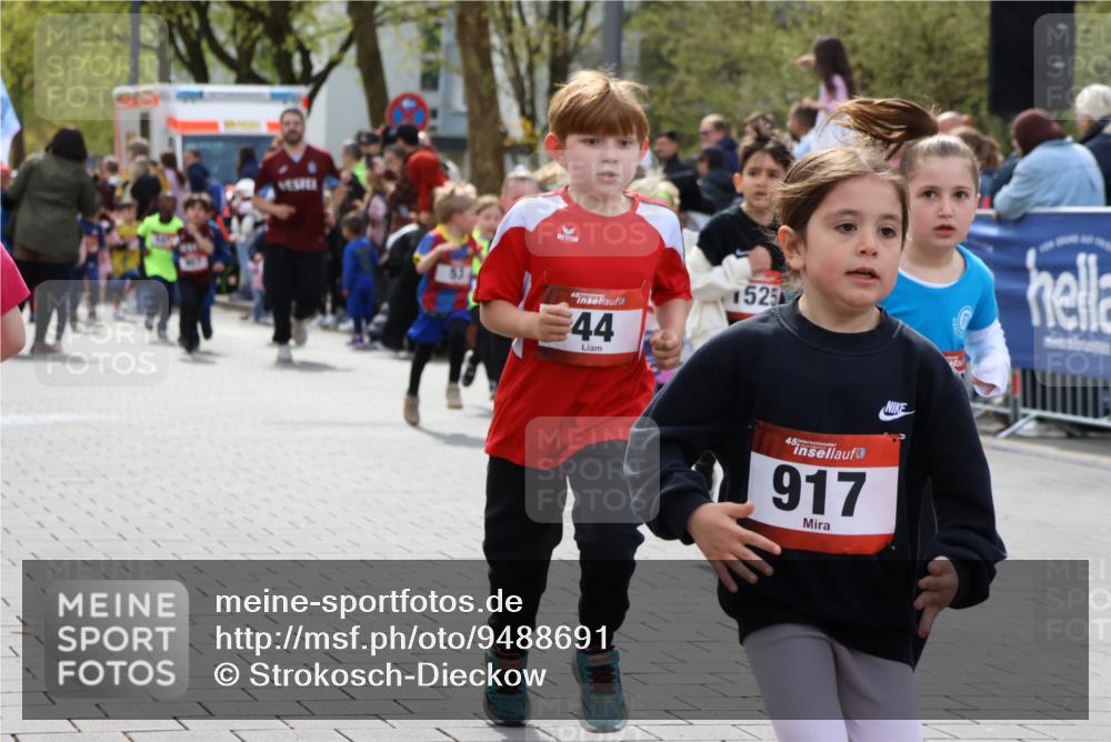 12.04.2026 - 45. Internationalen Wilhelmsburger Insellauf Strokosch-Dieckow http://msf.ph/oto/9488691 12.04.2026 14:09:47 Ziel 240, 1520, 206, 908, 776, 172, 183, 196, 449, 772, 7, 917, 284, 44, 200, 563, 53, 712, 1512, 1525, 551, 764, 567, 720, 719 meine-sportfotos.de