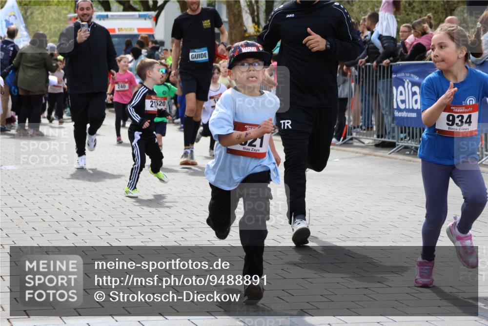 12.04.2026 - 45. Internationalen Wilhelmsburger Insellauf Strokosch-Dieckow http://msf.ph/oto/9488891 12.04.2026 14:09:37 Ziel 541, 1501, 249, 1059, 1516, 94, 921, 251, 945, 934, 212, 735, 190, 240, 1520, 206 meine-sportfotos.de