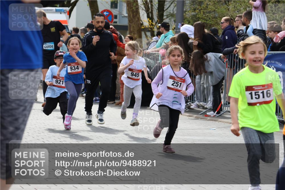 12.04.2026 - 45. Internationalen Wilhelmsburger Insellauf Strokosch-Dieckow http://msf.ph/oto/9488921 12.04.2026 14:09:34 Ziel 25, 1066, 209, 915, 221, 541, 1501, 249, 1059, 1516, 94, 921, 251, 945, 934, 212, 735, 190 meine-sportfotos.de