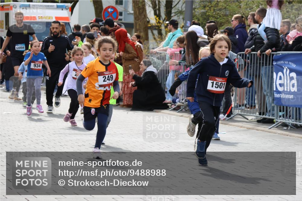 12.04.2026 - 45. Internationalen Wilhelmsburger Insellauf Strokosch-Dieckow http://msf.ph/oto/9488988 12.04.2026 14:09:33 Ziel 216, 25, 1066, 209, 915, 221, 541, 1501, 249, 1059, 1516, 94, 921, 251, 945, 934 meine-sportfotos.de