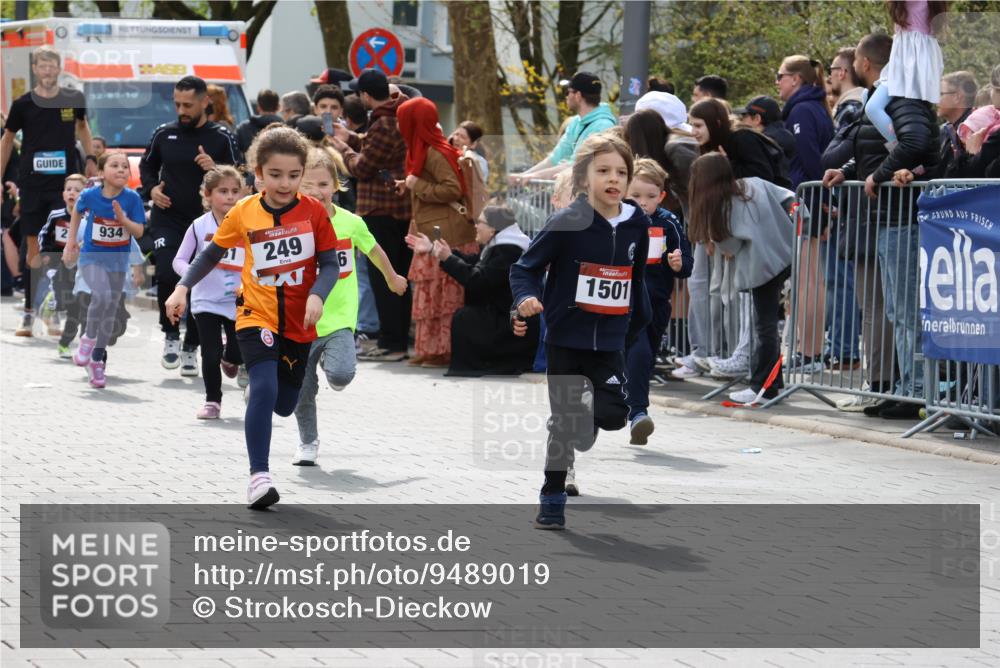 12.04.2026 - 45. Internationalen Wilhelmsburger Insellauf Strokosch-Dieckow http://msf.ph/oto/9489019 12.04.2026 14:09:32 Ziel 216, 25, 1066, 209, 915, 221, 541, 1501, 249, 1059, 1516, 94, 921, 251, 945, 934 meine-sportfotos.de