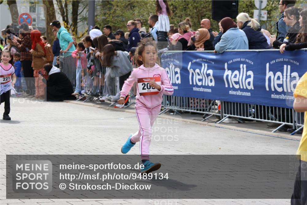 12.04.2026 - 45. Internationalen Wilhelmsburger Insellauf Strokosch-Dieckow http://msf.ph/oto/9489134 12.04.2026 14:09:26 Ziel 691, 1511, 252, 270, 220, 219, 216, 25, 1066, 209, 915, 221, 541 meine-sportfotos.de