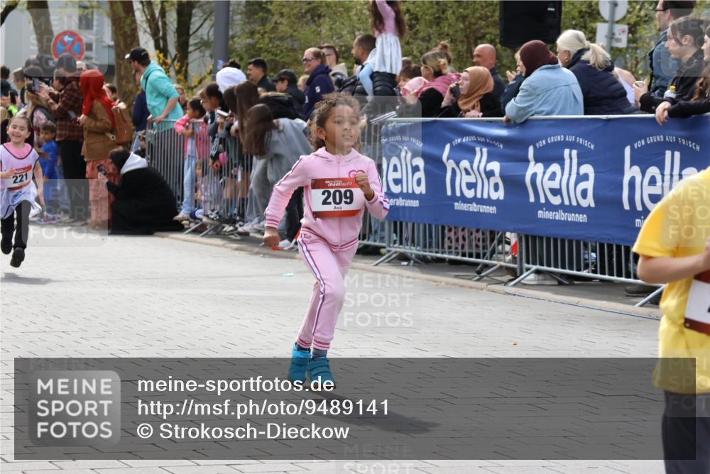 12.04.2026 - 45. Internationalen Wilhelmsburger Insellauf Strokosch-Dieckow http://msf.ph/oto/9489141 12.04.2026 14:09:26 Ziel 691, 1511, 252, 270, 220, 219, 216, 25, 1066, 209, 915, 221, 541 meine-sportfotos.de