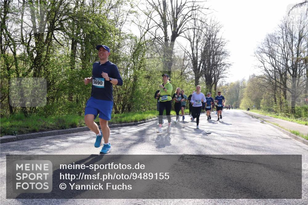 12.04.2026 - 45. Internationalen Wilhelmsburger Insellauf Yannick Fuchs http://msf.ph/oto/9489155 12.04.2026 10:35:03 Laufen 5690, 5325, 2301, 5037, 5646 meine-sportfotos.de